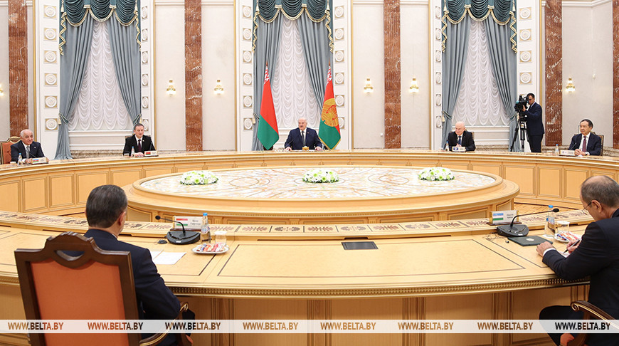 Лукашенко: Беларусь видит в СНГ и ЕАЭС серьезных участников создания справедливого многополярного мироустройства