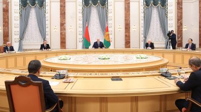 Лукашенко: Беларусь видит в СНГ и ЕАЭС серьезных участников создания справедливого многополярного мироустройства
