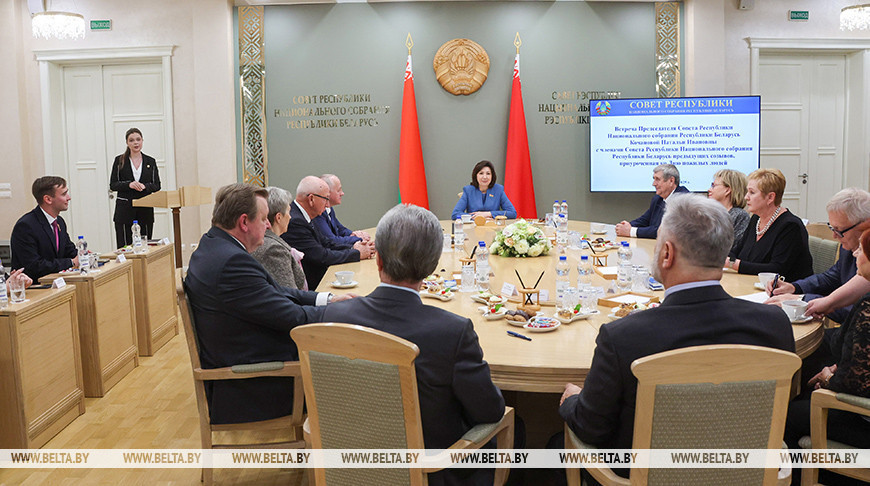 "Они в строю и делятся опытом с молодежью". Кочанова о белорусах старшего поколения 