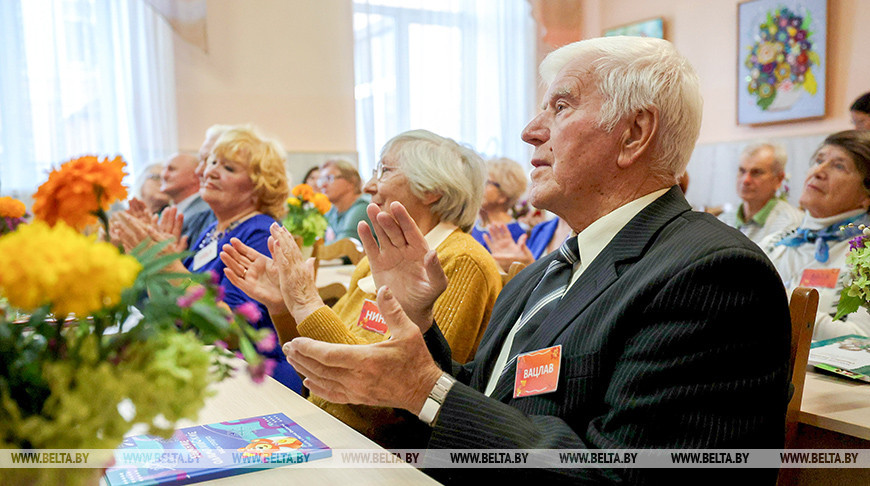 Снова школьный звонок и контрольная. Для витебчан золотого возраста провели "Урок жизни"