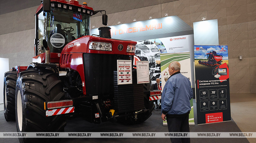 Флагману отрасли - 95. "Гомсельмаш" представил линейку передовой агротехники на "ИННОПРОМ. Беларусь"