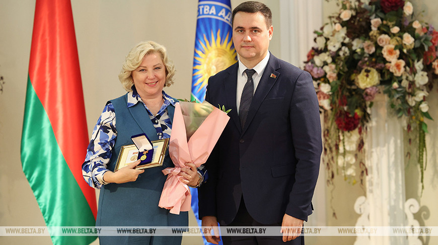 "Профессия большого сердца". В Минске наградили лучших педагогов страны