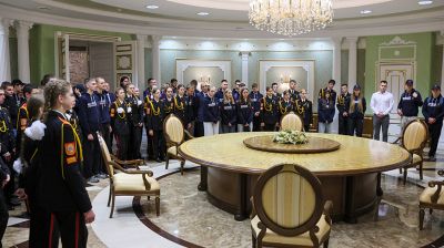 Кадеты и финалисты турнира "Вызов" побывали в залах Дворца Независимости 