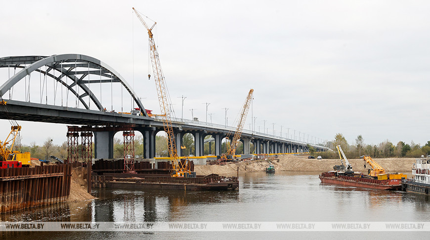В Мозыре завершается строительство нового моста через Припять