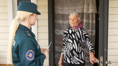 В Брестском районе состоялся рейд МЧС по безопасному использованию печного отопления у населени 