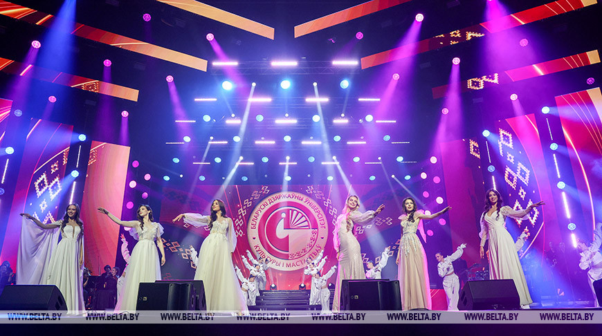 Гала-концерт по случаю 50-летия БГУКИ проходит во Дворце Республики 