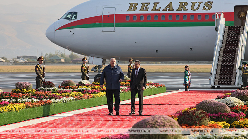 Лукашенко прибыл в столицу Таджикистана, где пройдет саммит СНГ