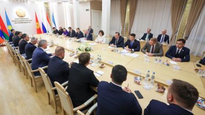 Кочанова встретилась с молодежными парламентскими делегациями стран СНГ