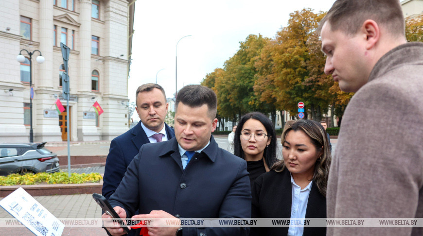 Памятную табличку с QR-кодом установили у памятника Т-34 в Минске