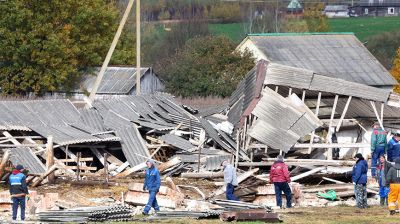 Поврежденные кровли, разрушенный телятник: в Могилевской области ликвидируют последствия сильного ветра
