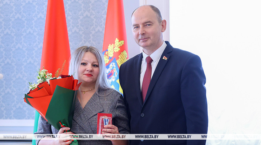 26 жительниц Минской области награждены орденом Матери