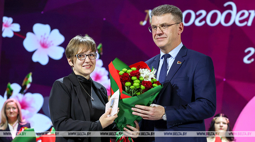 Орден Матери вручили минчанкам в городском дворце культуры 