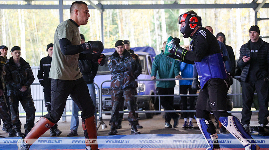 Более 50 сотрудников белорусской милиции в Горанях завоевали право ношения черного берета 