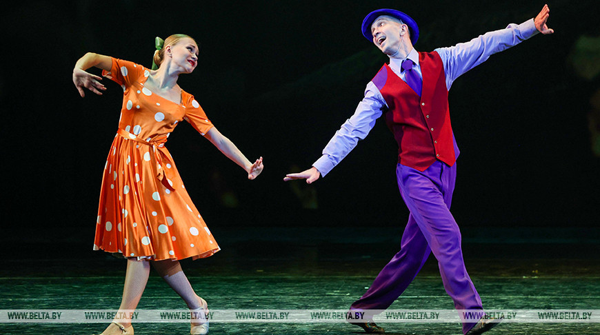 Программу "Легенды народного танца" представил московский ансамбль "Русские сезоны" на сцене Музыкального театра