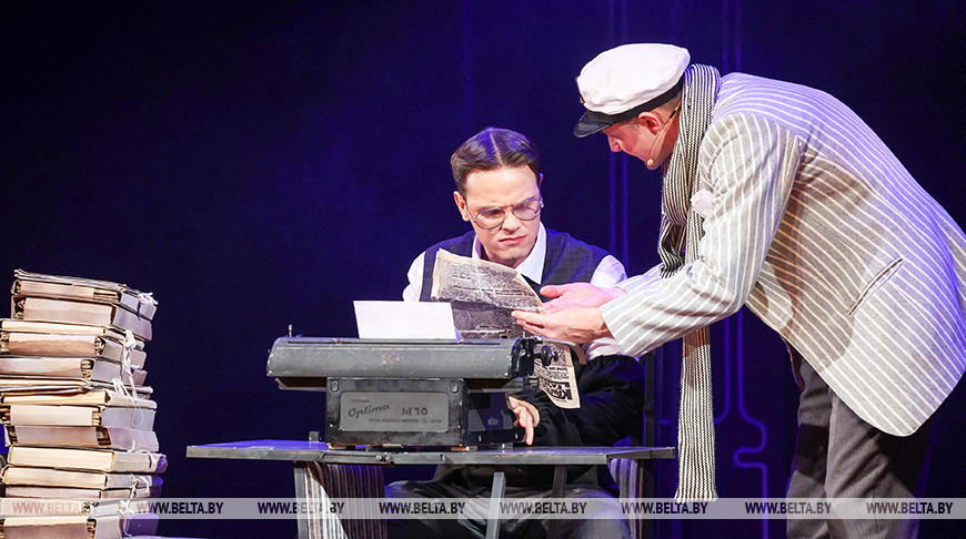 Премьеру спектакля "12 стульев" представил Драматический театр имени М.Горького