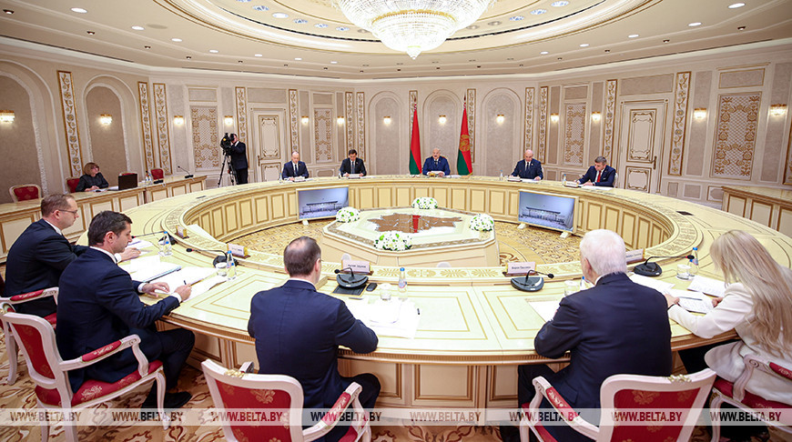 Лукашенко встретился с главой Республики Мордовия Российской Федерации