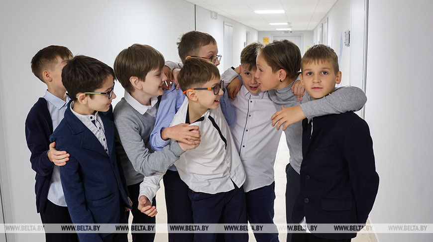 В школах Беларуси подходит к завершению первая учебная четверть
