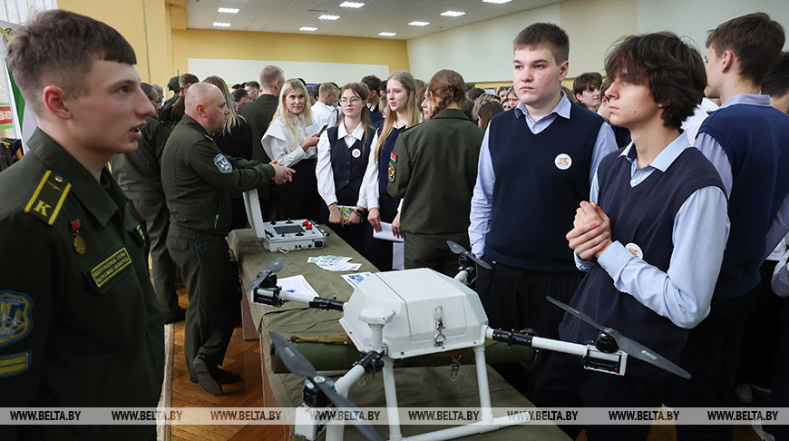 Все больше внимания технологиям. О новых направлениях в подготовке военных рассказали могилевским школьникам
