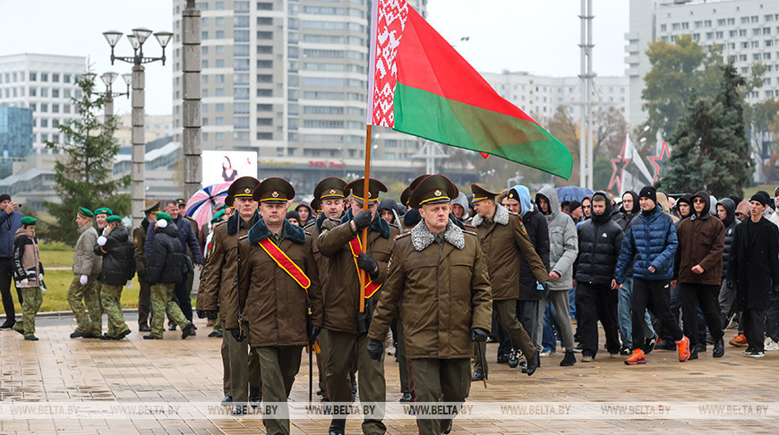 Отправка призывников на срочную военную службу началась в Беларуси 