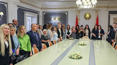 Сила, мощь, монументальность. Представители партии "Белая Русь" побывали во Дворце Независимости