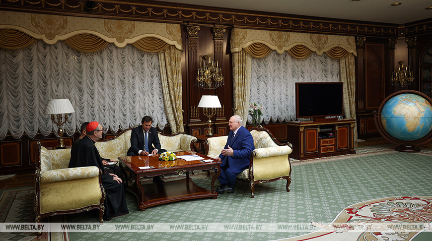 Лукашенко и спецпосланник Папы Римского Гуджеротти подтвердили важность диалога для взаимопонимания в мире