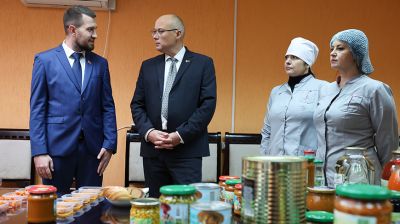 Матусевич ознакомился с работой ряда предприятий Быховского района