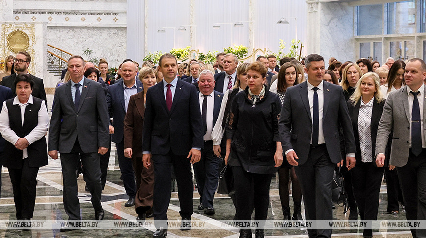 Они называют себя гвардией Президента Беларуси. Рассказываем о новых гостях Дворца Независимости