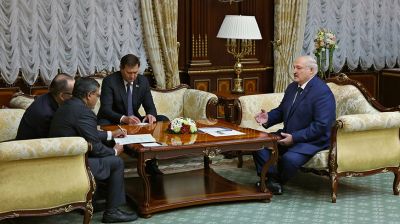 Лукашенко провел встречу с послом Индии
