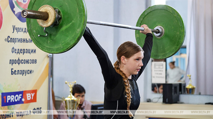 Более 200 тяжелоатлетов Беларуси принимают участие в республиканской спартакиаде