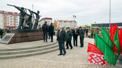 Обновленный сквер Энергетиков открыли в Хойниках 