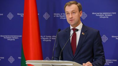 МИД: более тысячи литовских фур в Беларуси переместят на спецстоянки в районе "Котловки"