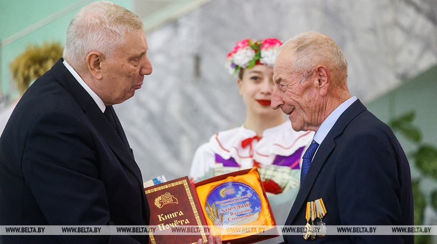 В Брестском районе чествовали заслуженных аграриев региона