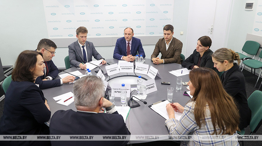 Поддержку одаренной молодежи обсудили на круглом столе в БЕЛТА