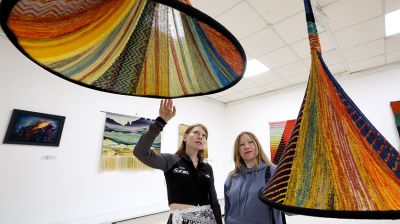Старт для молодых талантов. Республиканская биеннале художественного текстиля открылась в Витебске 