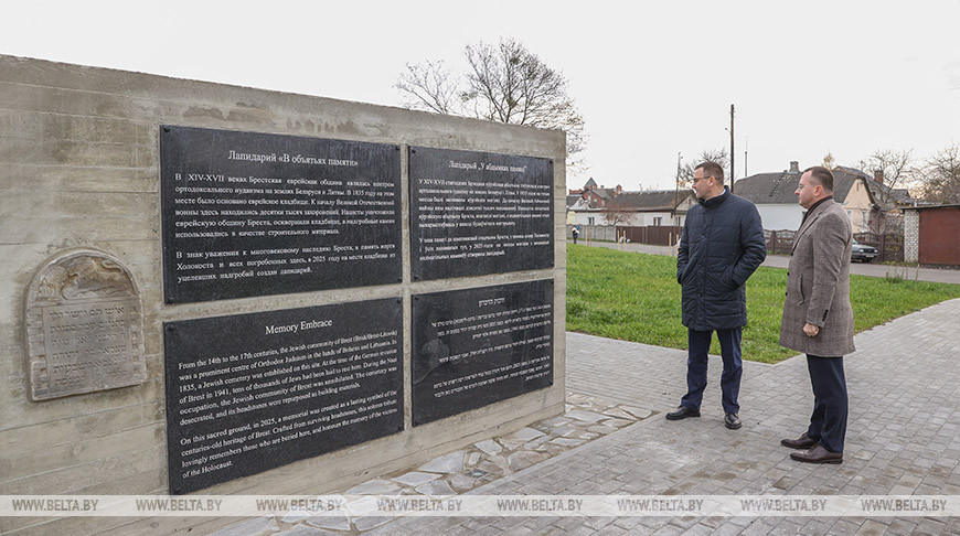 Ход работ по благоустройству объектов проинспектировали в Бресте 