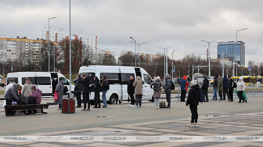 Очереди на пригородные маршрутки в Минске