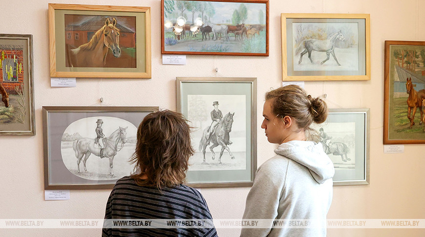 "Лошадь - человеку крылья!" Выставка творческих работ открылась в Гомеле