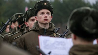 Начало освоения военной науки. Около 2,4 тыс. новобранцев приняли присягу в 72-м учебном центре