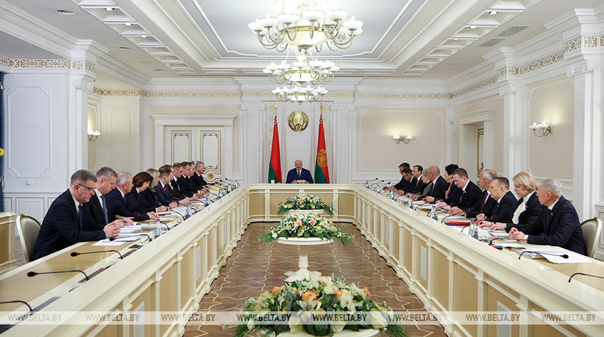 Лукашенко на заседании Президиума ВНС озвучил повестку предстоящего собрания