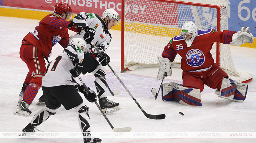 Хоккеисты минской "Юности" одержали девятую победу подряд