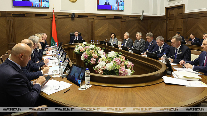 Сверить часы и обсудить ход подготовки. Турчин провел заседание оргкомитета ВНС