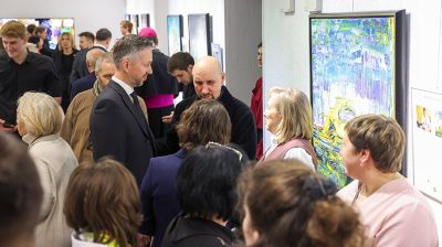 Инклюзивная выставка "Краски говорят" открылась в Минске