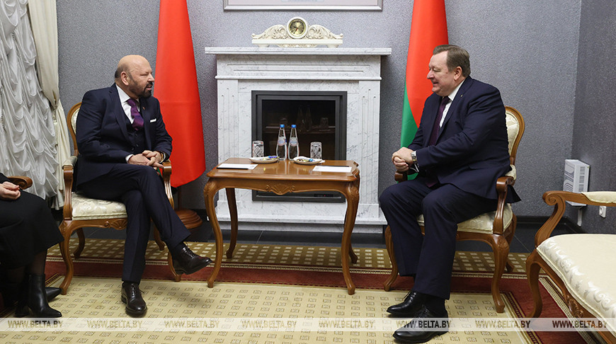 Социальные проекты, деполитизация спорта. Алейник провел переговоры с почетным консулом Беларуси в Швейцарии