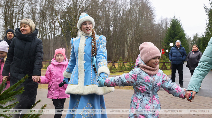 Возвращение Снегурочки большим праздником отметили в Беловежской пуще
