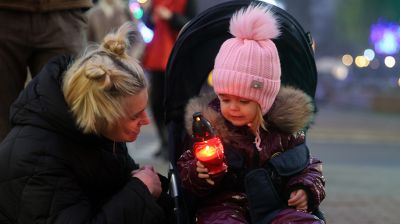 Символ мира, любви и религиозного единства. В Гродно прибыл Вифлеемский огонь