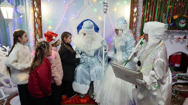 В Глуске открылась усадьба Деда Мороза