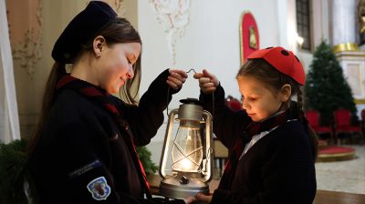 Свет единения и покоя. Вифлеемский огонь прибыл в Минск