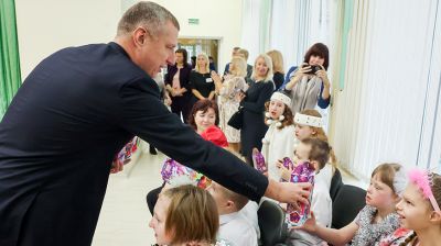 "Место чудес". Театрализованный новогодний праздник устроили в Белыничской школе-интернате