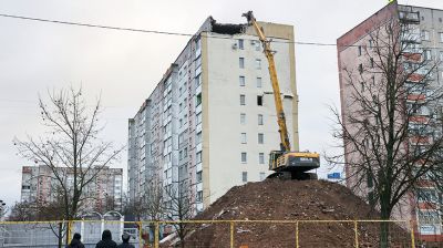 В Гомеле приступили к демонтажу верхних этажей пострадавшей при ЧС секции высотки