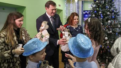 МИД Беларуси поздравил воспитанников столичного социального центра 